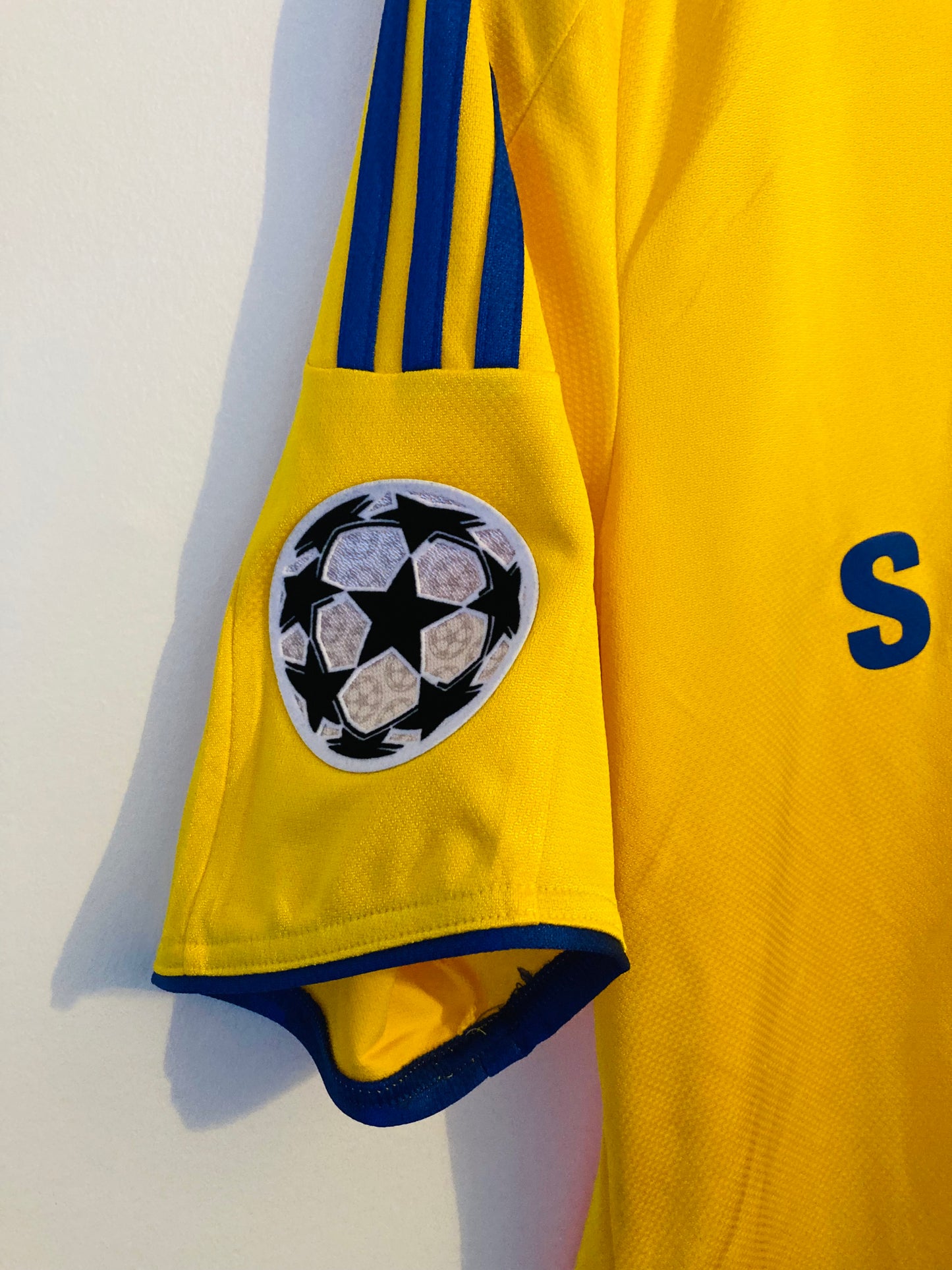 Chelsea third football shirt
2008/09 Deco Large