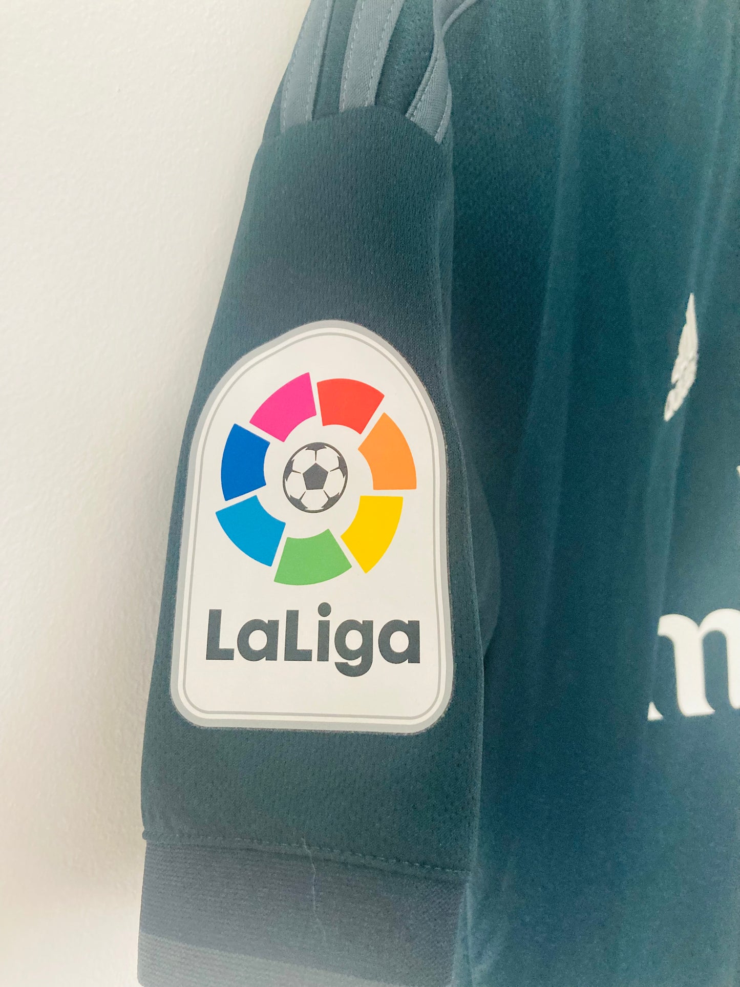 Real Madrid away football shirt 2018/19 Modric small