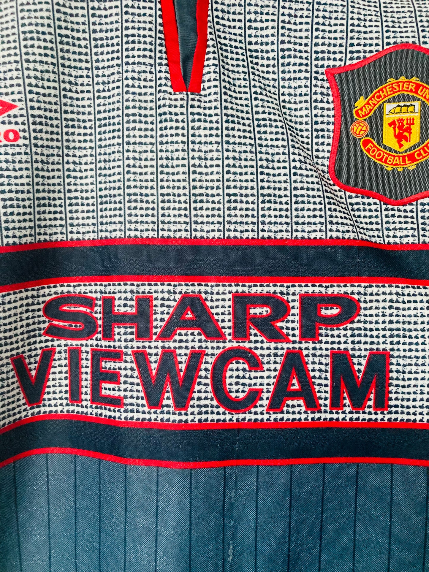 Manchester United away football shirt 1995/96 Youths XL