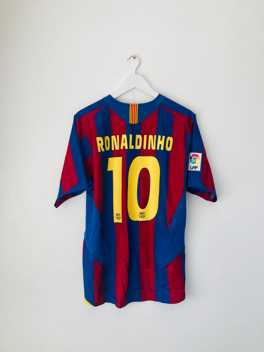 Barcelona home football shirt
2005/06 Ronaldinho Medium