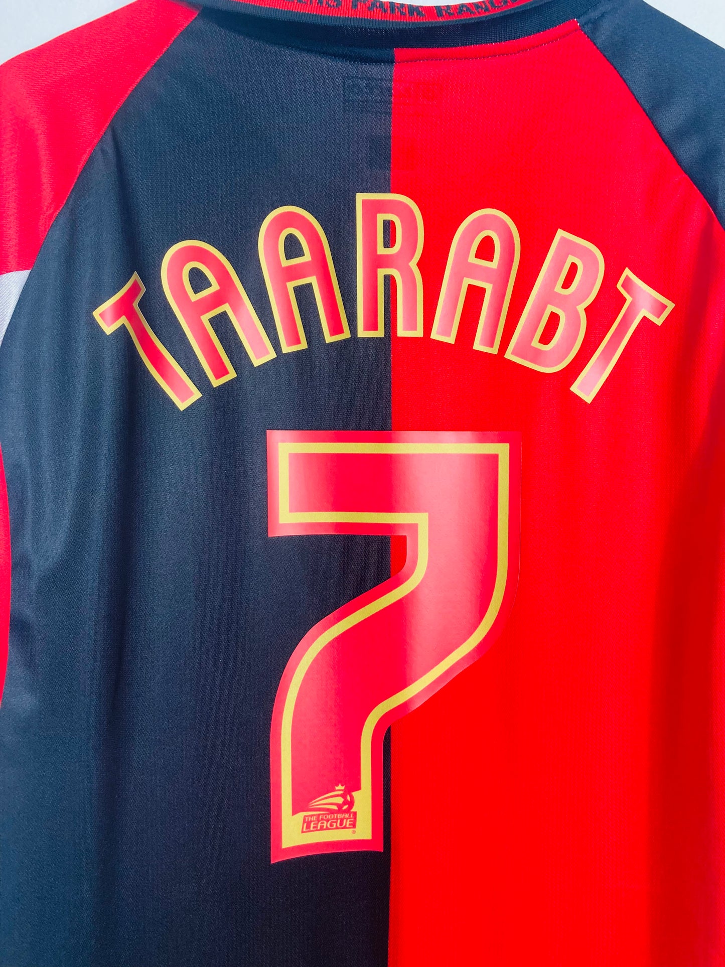 QPR Queens Park Rangers away football shirt
2010/11 Taarabt XL