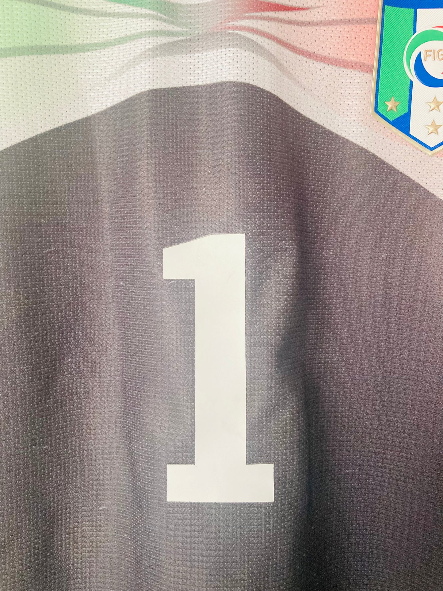 Italy goalkeeper football shirt
2011/12 Buffon Medium