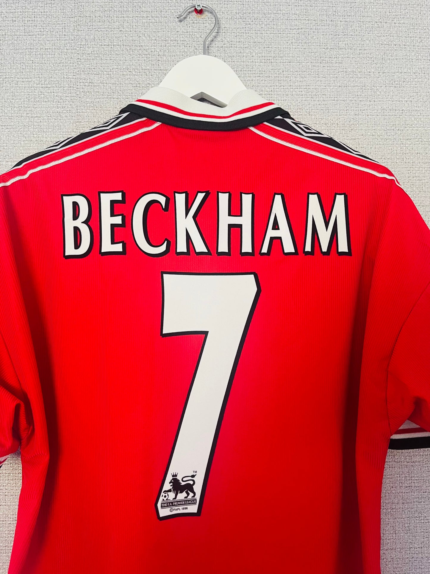 Manchester United home football shirt 1999/2000 Beckham XL