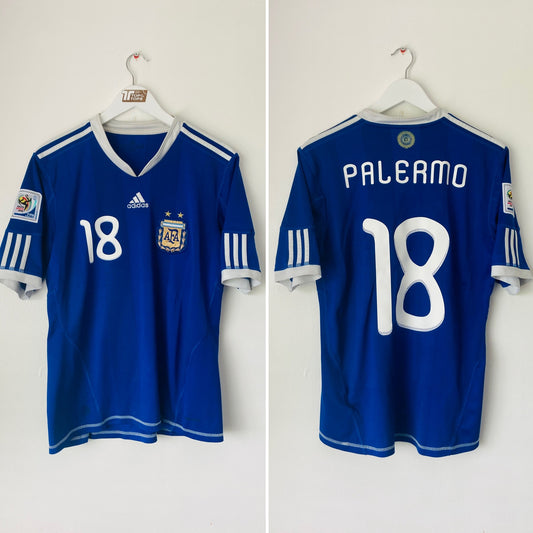 Argentina away football shirt
W/C 2010 Palermo Medium