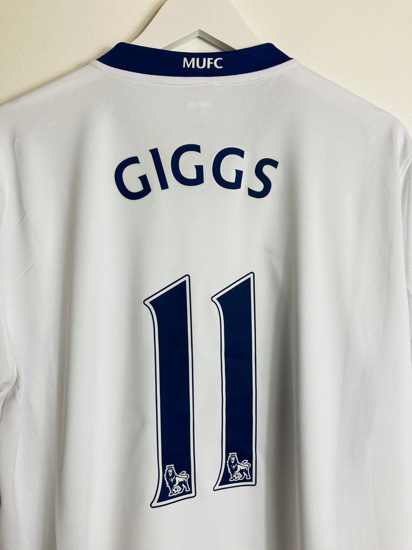 Manchester United away football shirt 2008/09 Giggs XL
