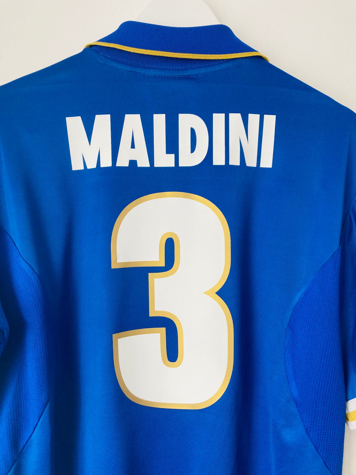 Italy home football shirt Euro 1996 Maldini XL