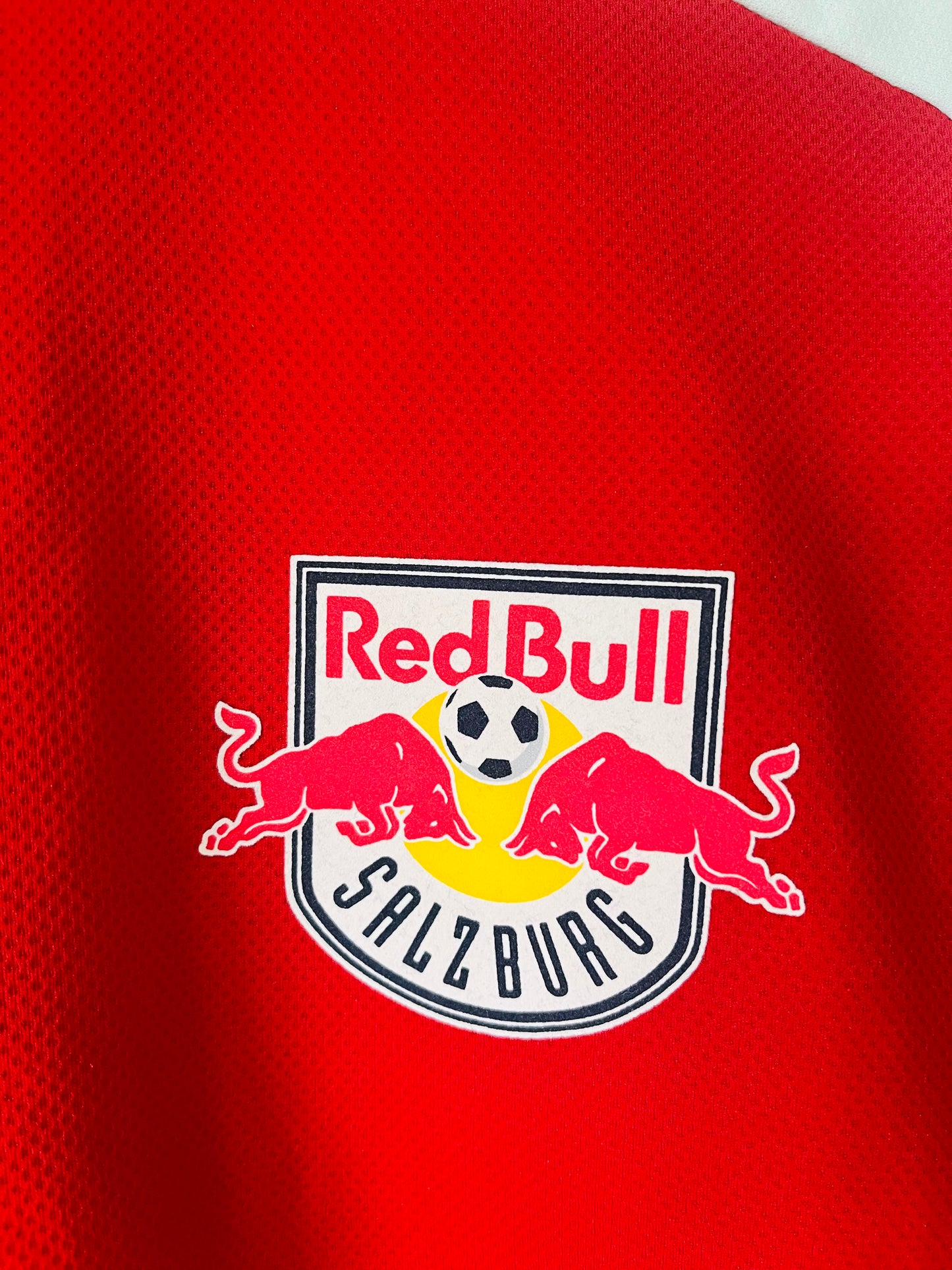 Red Bull Salzburg third football shirt
2010/11 Large