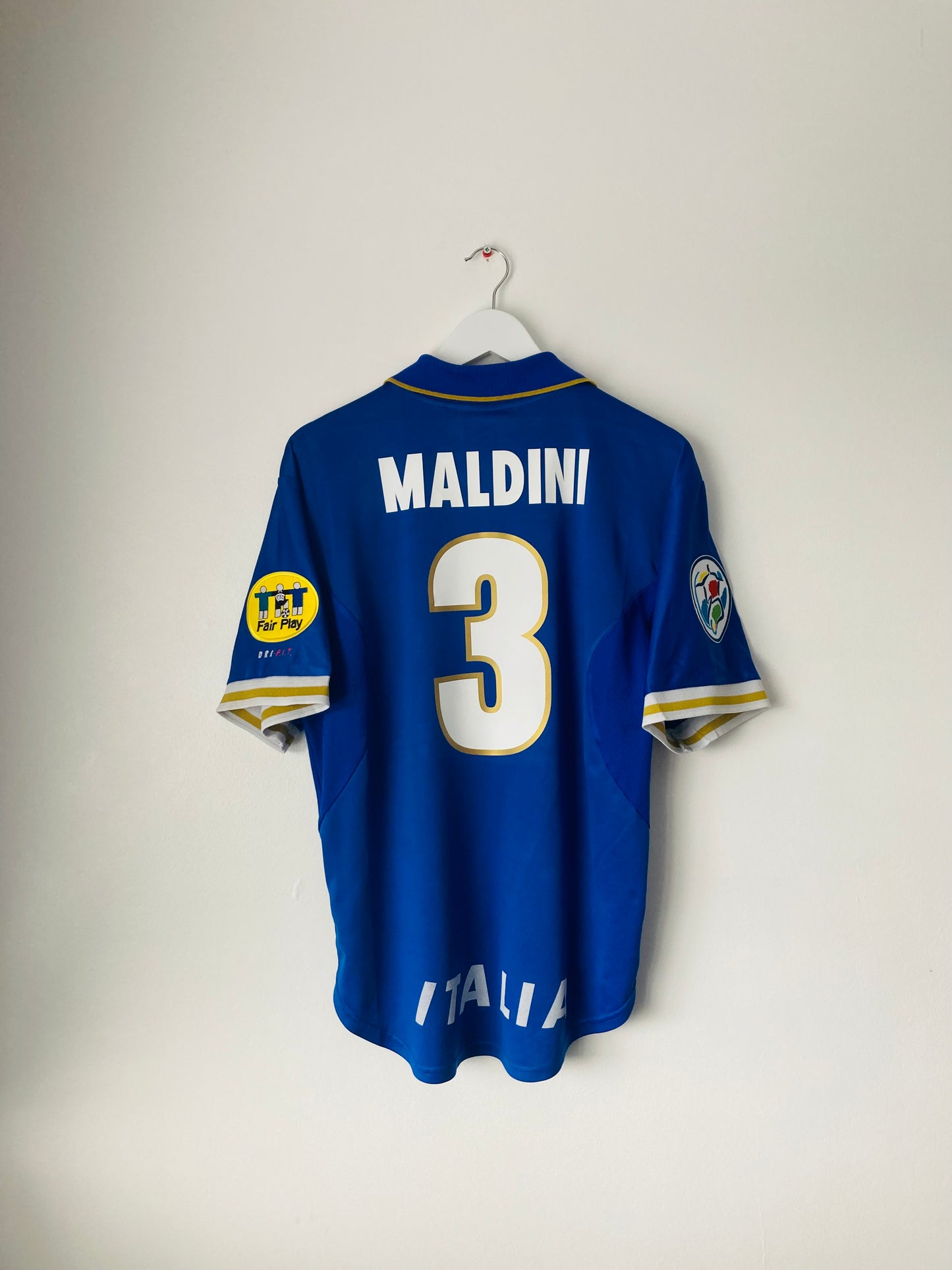 Italy home football shirt Euro 1996 Maldini XL