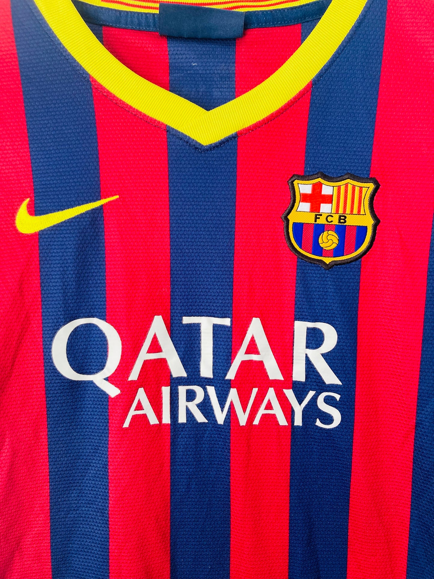 Barcelona home football shirt
2013/14 Youths XL