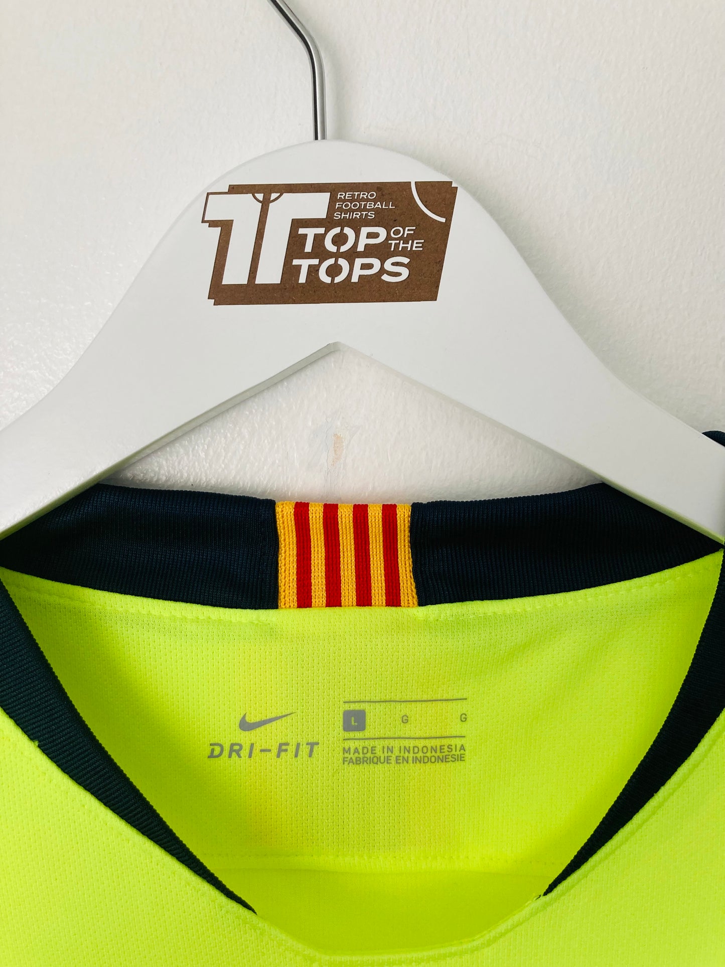 Barcelona away football shirt
2018/19 Messi Large