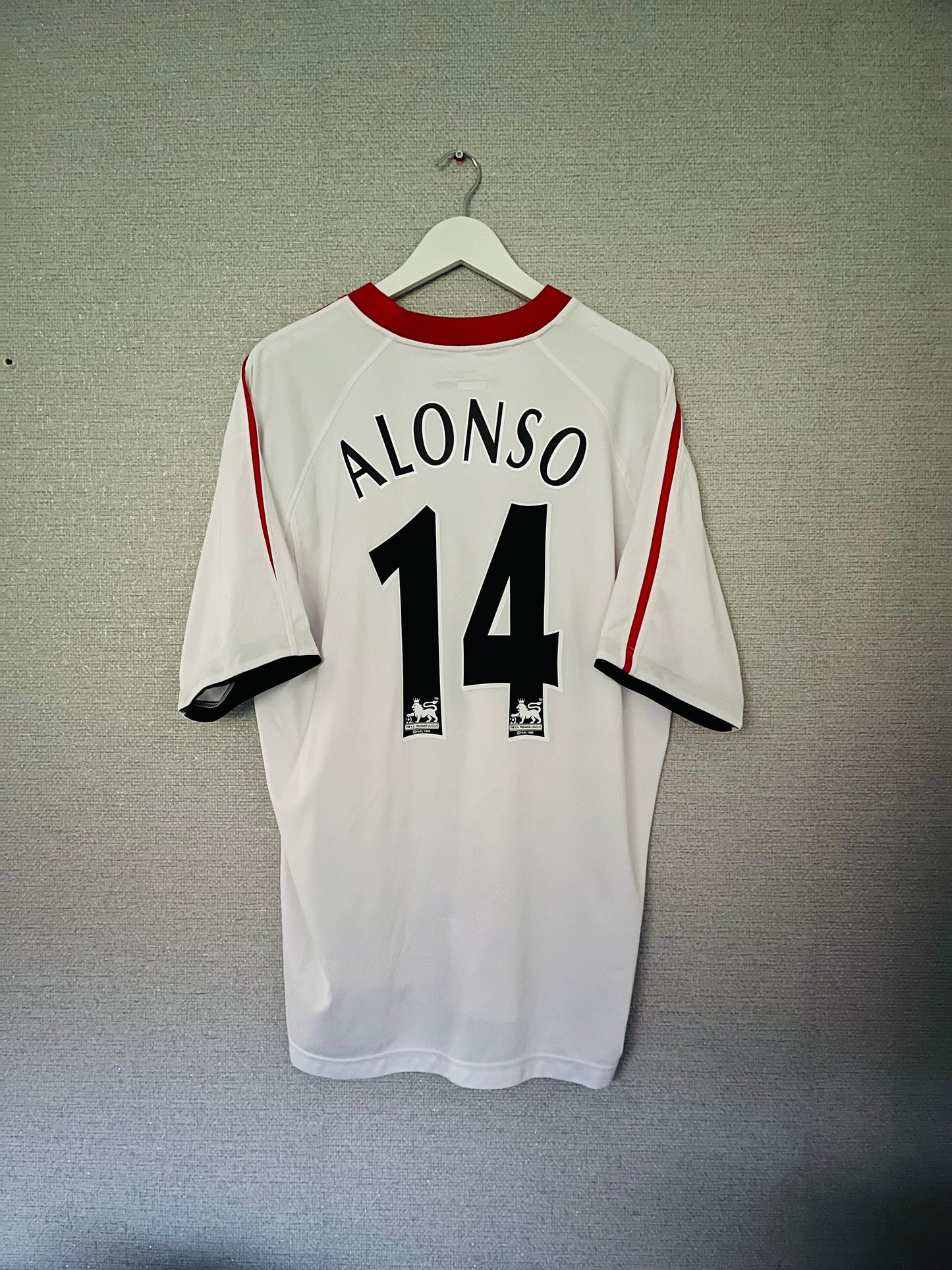 Liverpool away football shirt 2005/06 Alonso XL
