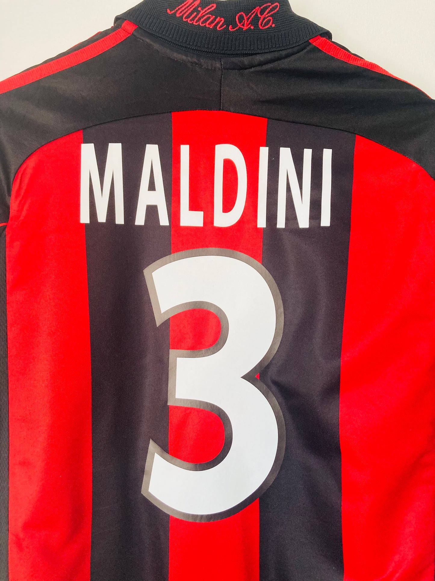 AC Milan home football shirt 2000/02 Maldini Medium