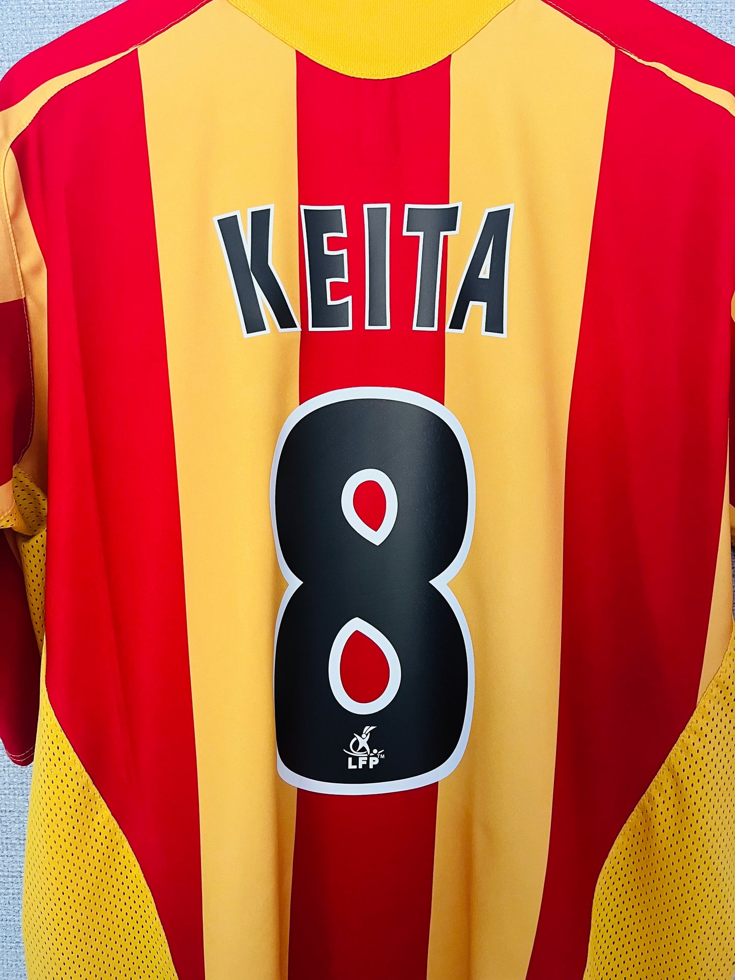 Lens home football shirt 2005/06 Keita XL