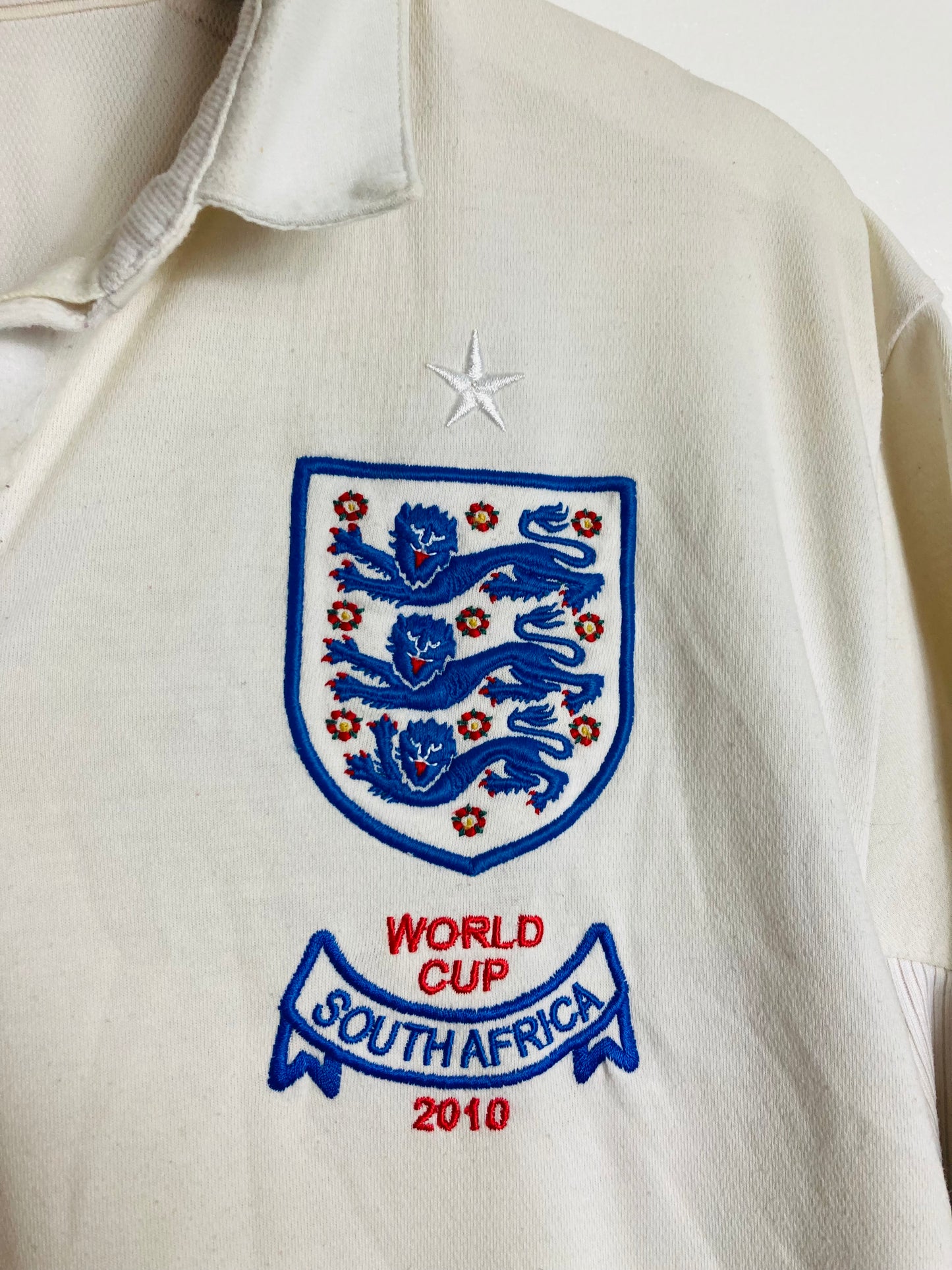 England home football shirt 2010 XL