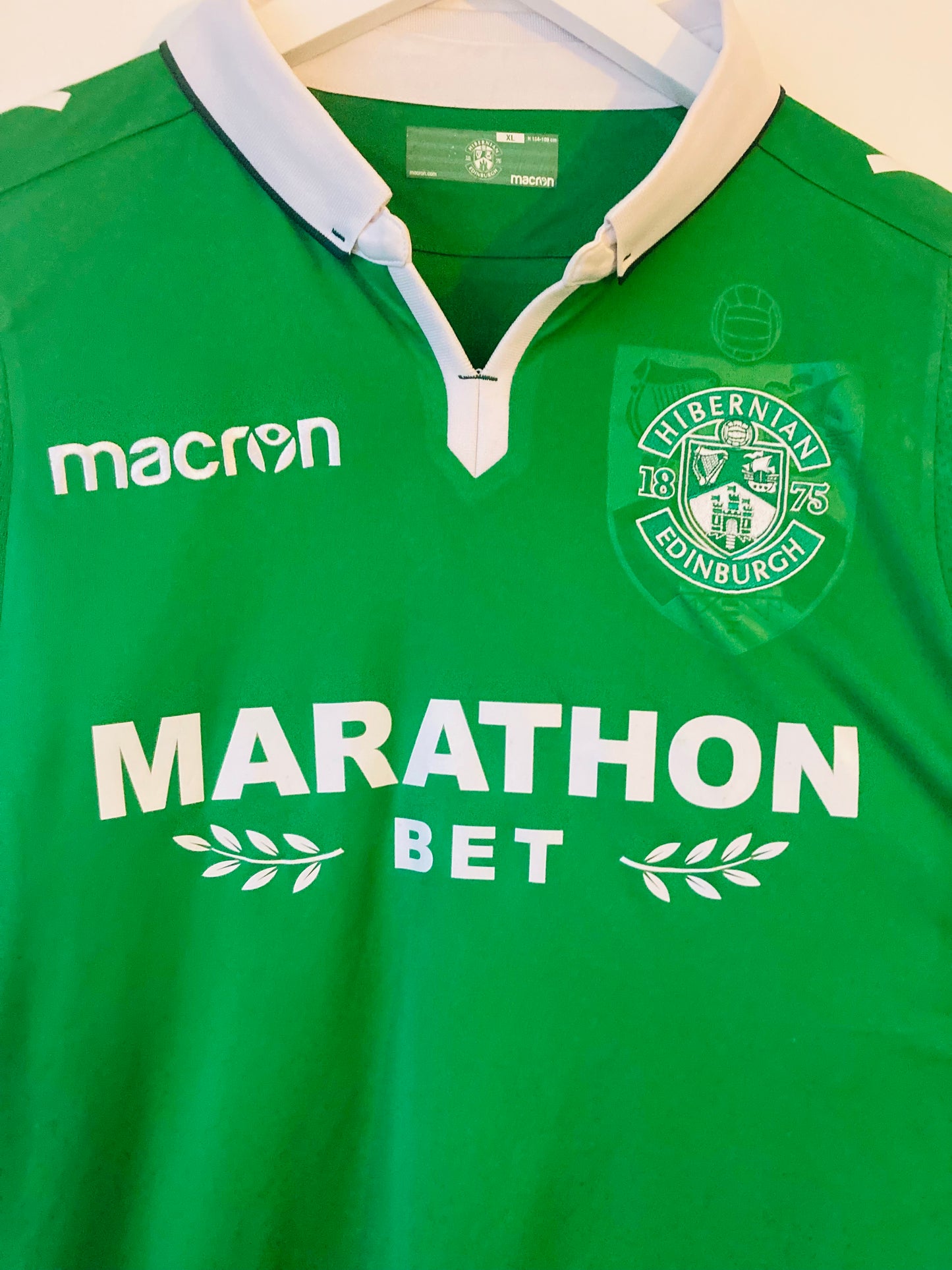 Hibernian home football shirt
2017/18 McGinn XL