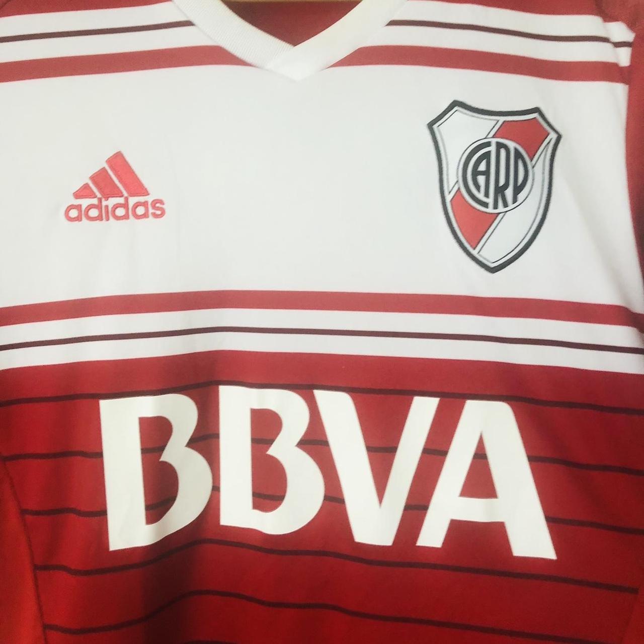 River Plate 2016/2017 Red & White Away Football Shirt (M)