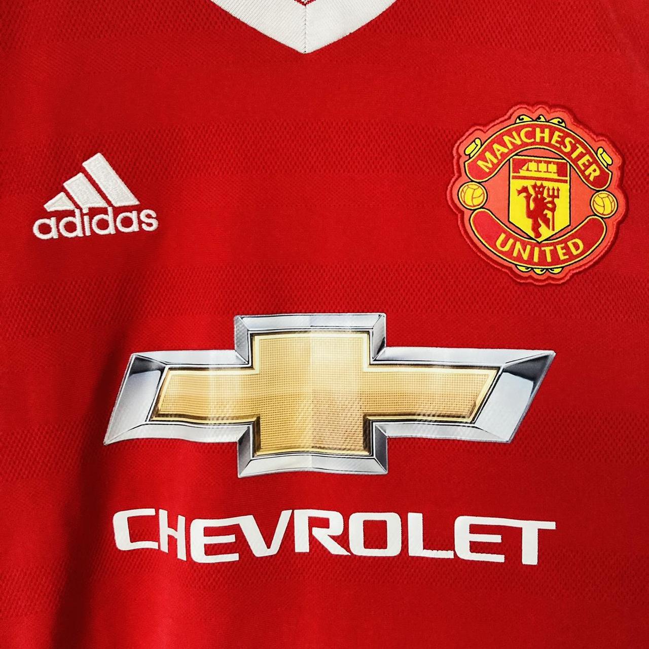 Manchester United 2015/2016 Red Home Football Shirt (M)