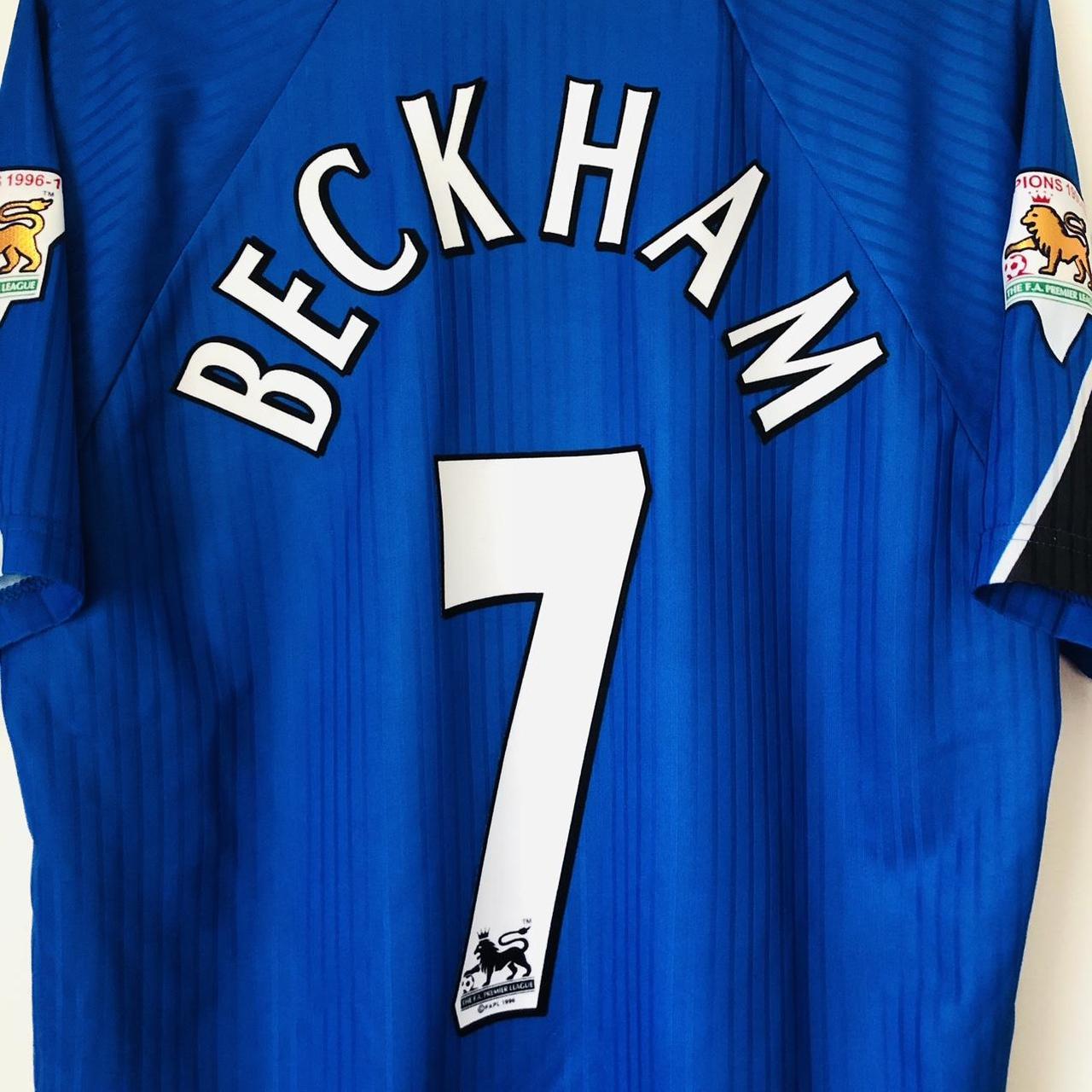 Manchester United 1996/1997 Blue Football Shirt (L)