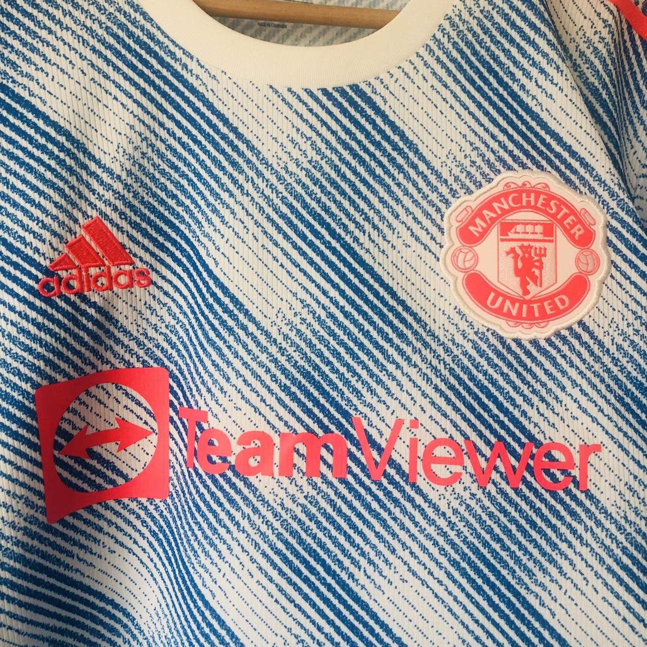 Manchester United 20021/22 Blue, White & Red Football Shirt (XL)