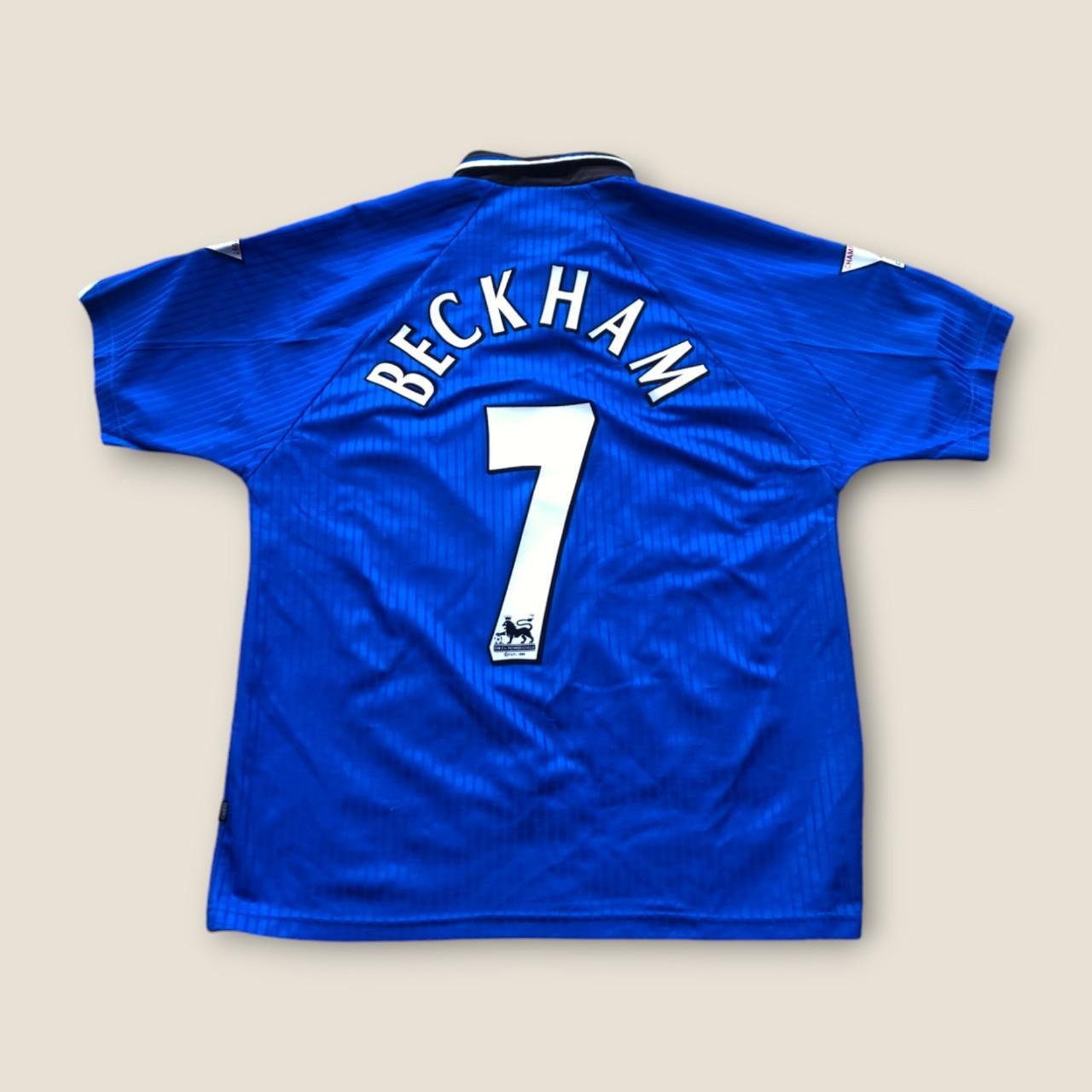 Manchester United 1996/1997 Blue Football Shirt (L)