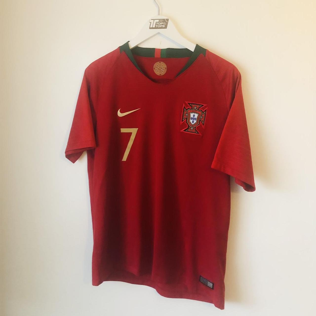 Portugal 2018 Red Home Football Shirt (L)