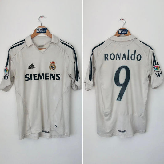Real Madrid 2005/2006 White Home Football Shirt (S)