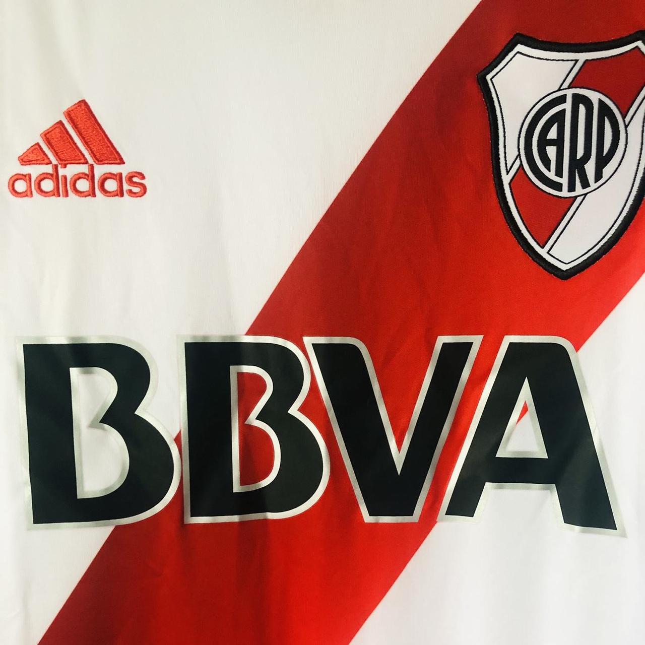 River Plate 2016/2017 Red & White Home Football Shirt (M)
