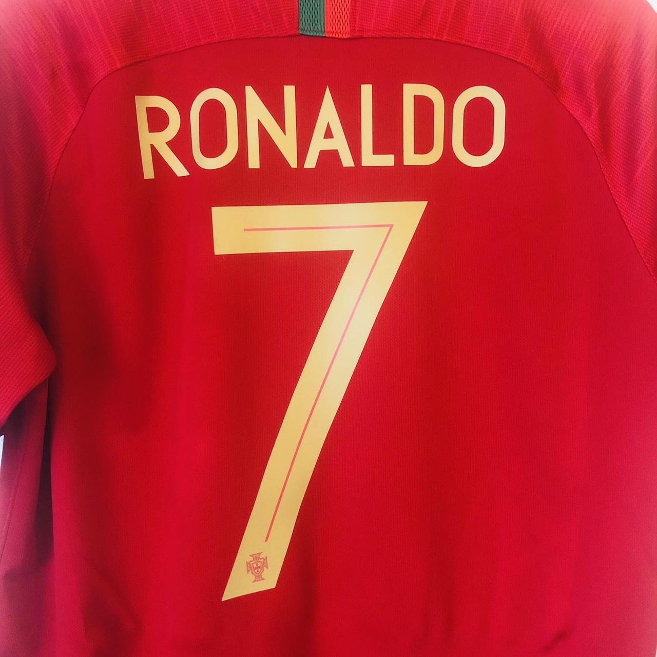 Portugal 2018 Red Home Football Shirt (L)