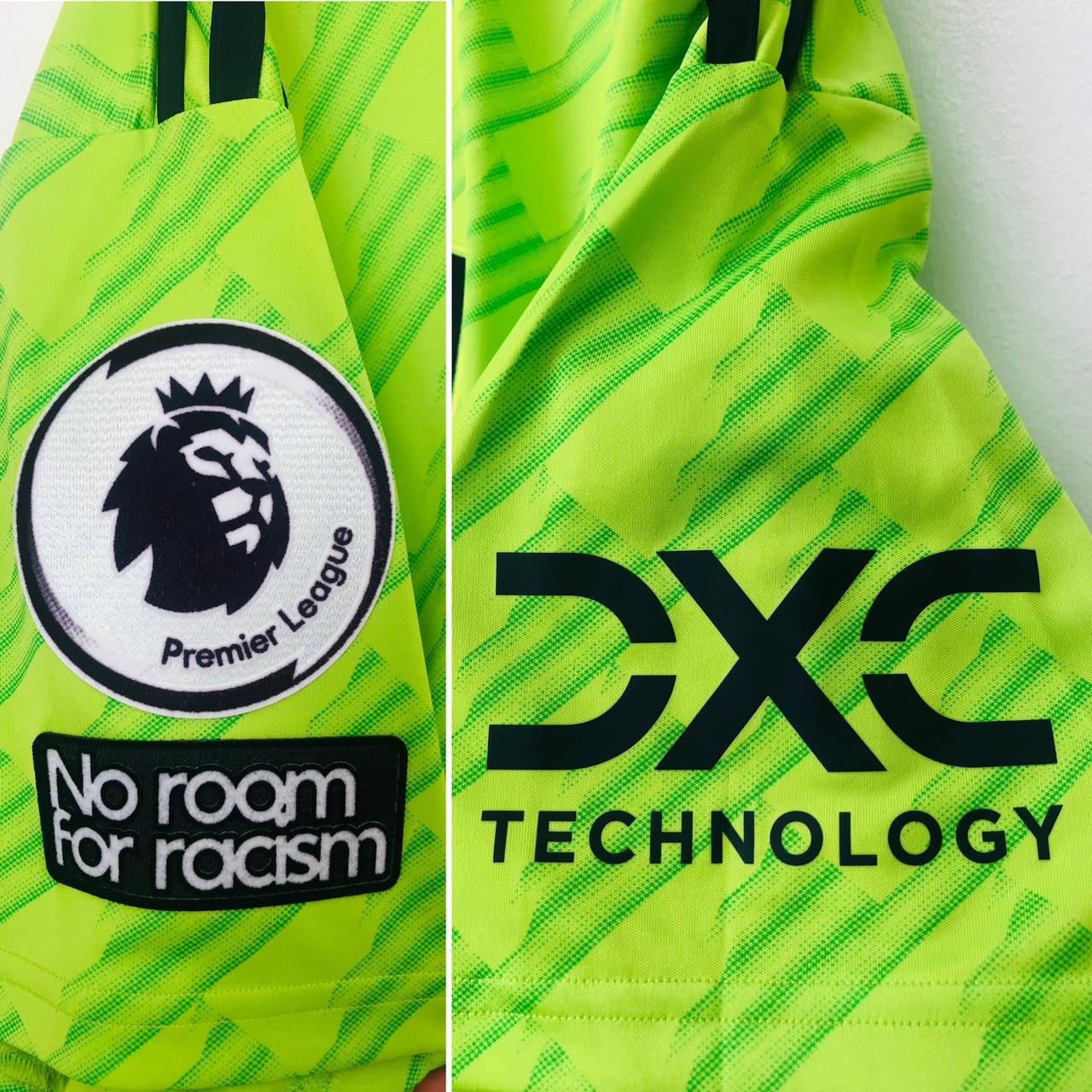 Manchester United 2022/2023 Neon Third Football Shirt (XL)