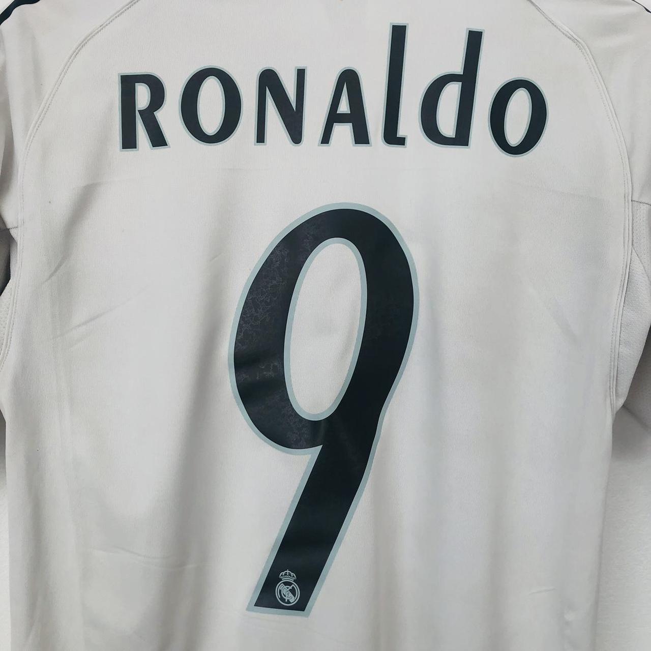 Real Madrid 2005/2006 White Home Football Shirt (S)