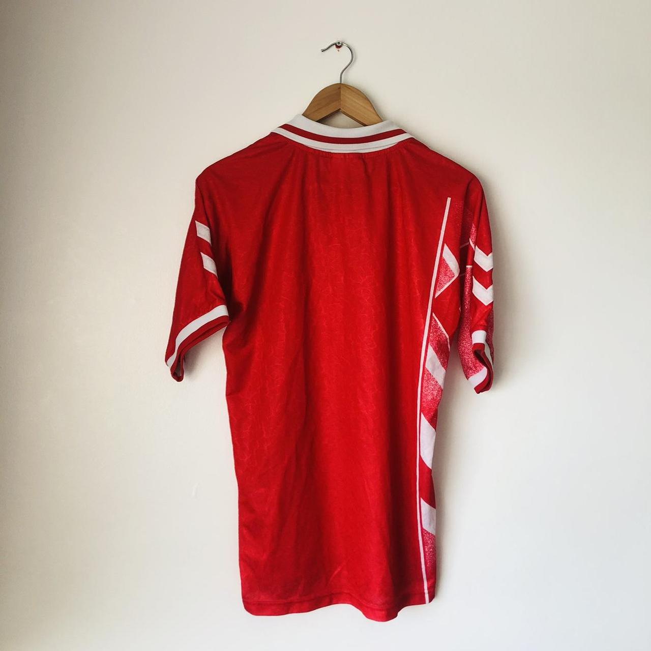 Denmark 1995 Red Home Football Shirt (M)