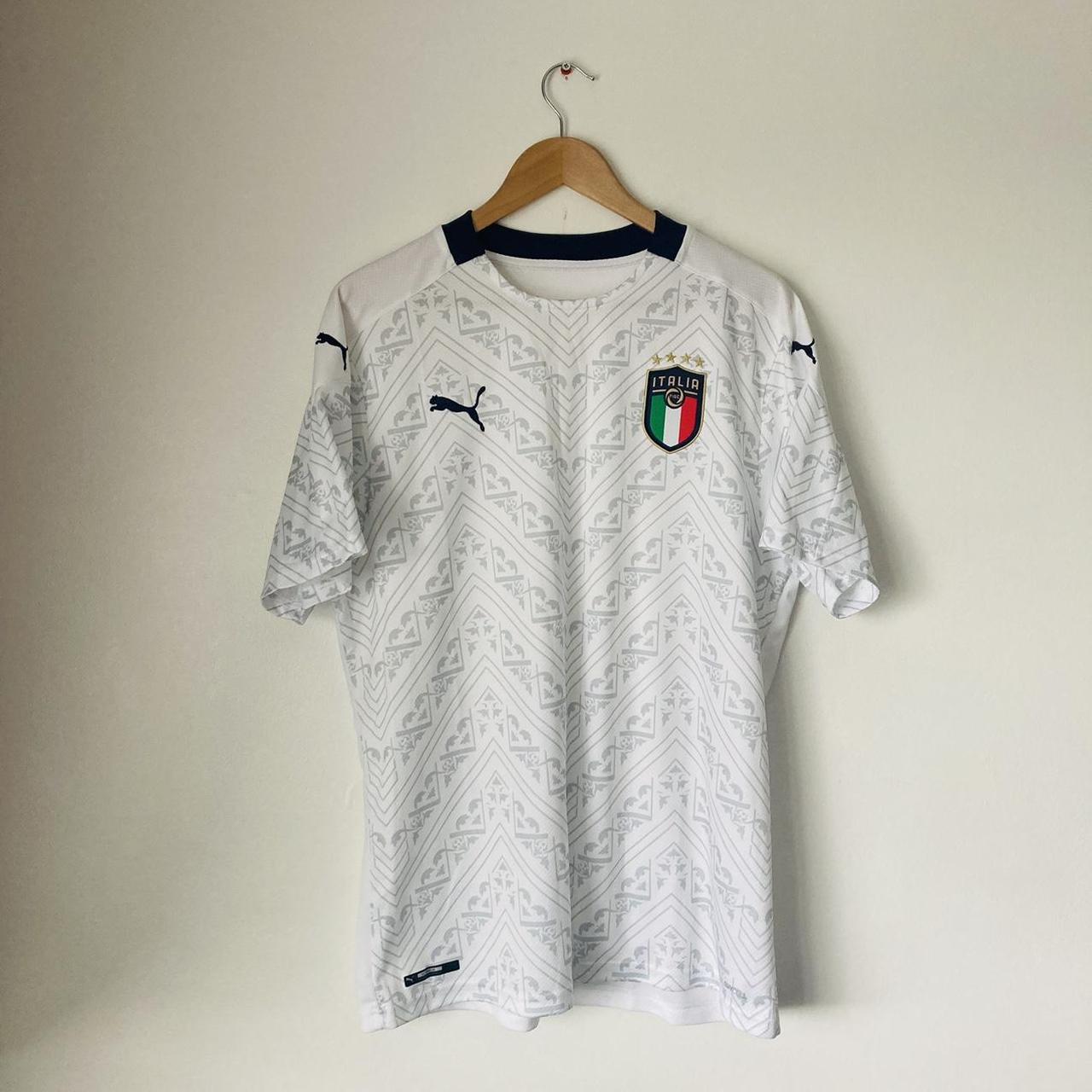 Italy 2020 White Away Football Shirt (XL)