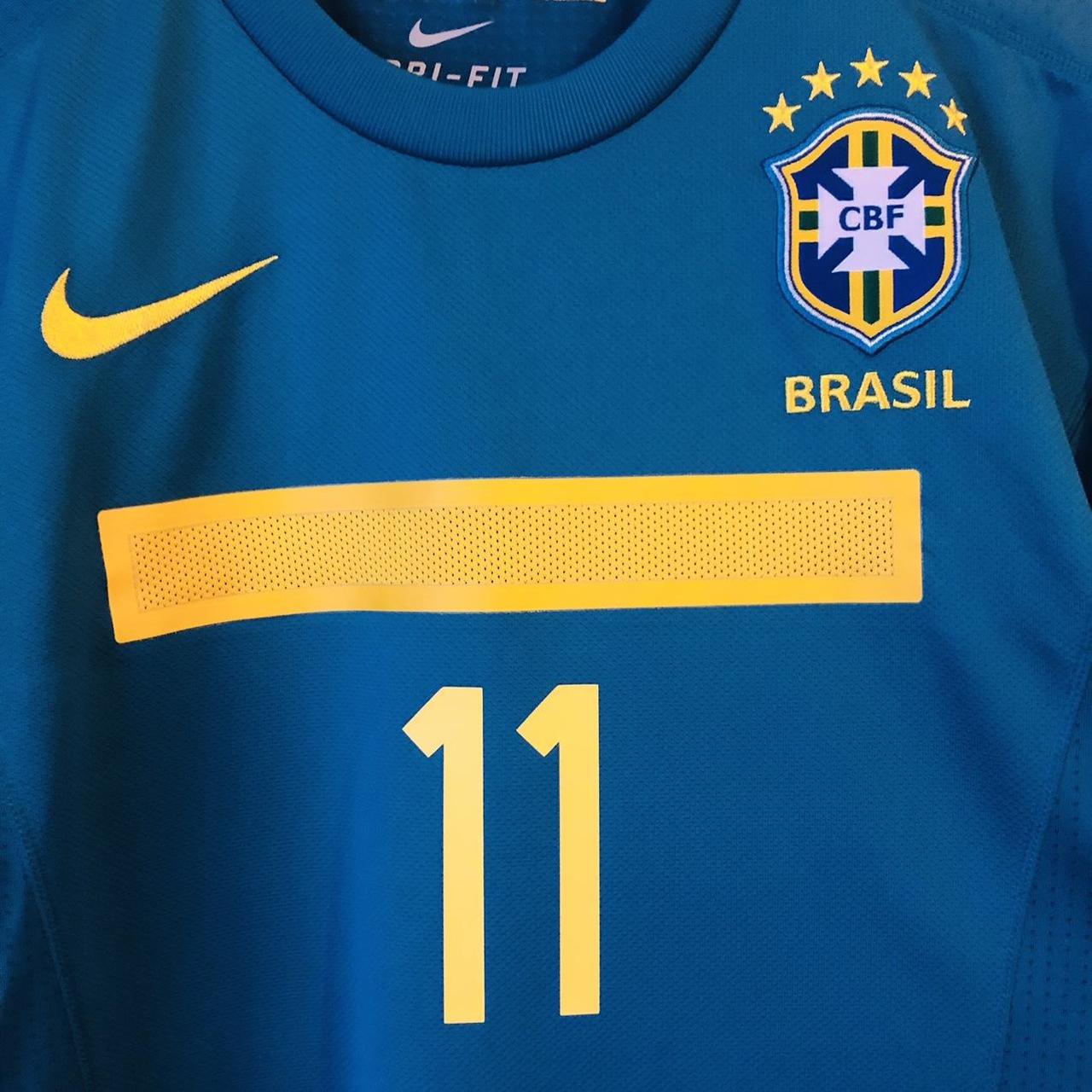 Brazil 2011/2012 Blue Away Football Shirt (L)