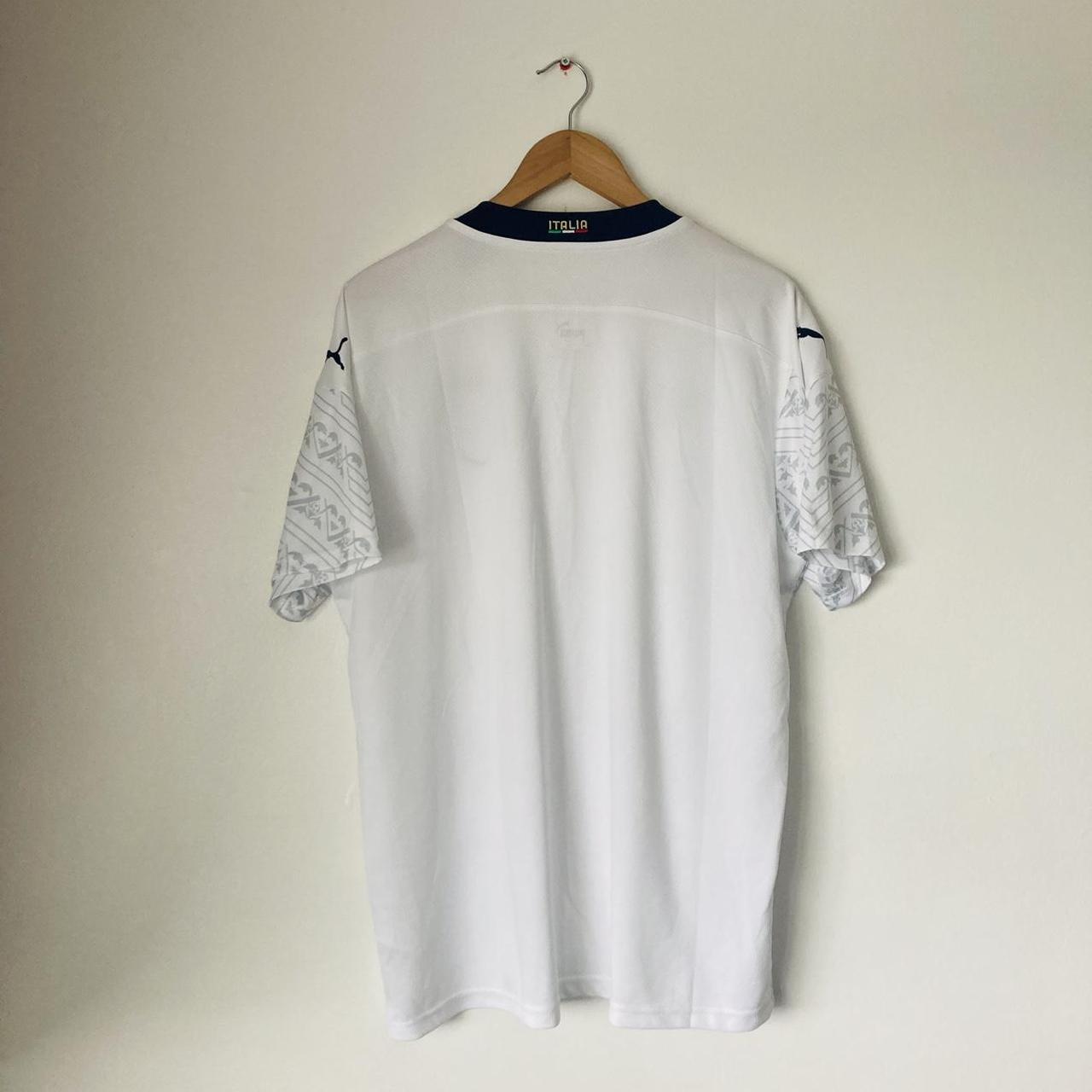 Italy 2020 White Away Football Shirt (XL)