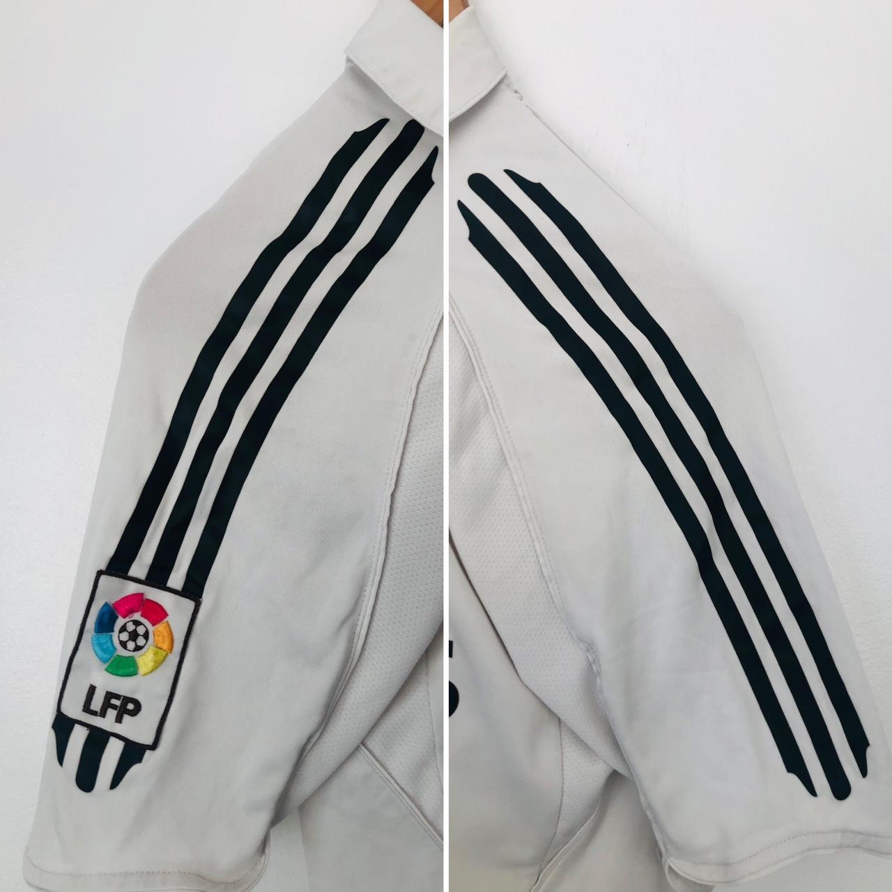 Real Madrid 2005/2006 White Home Football Shirt (S)