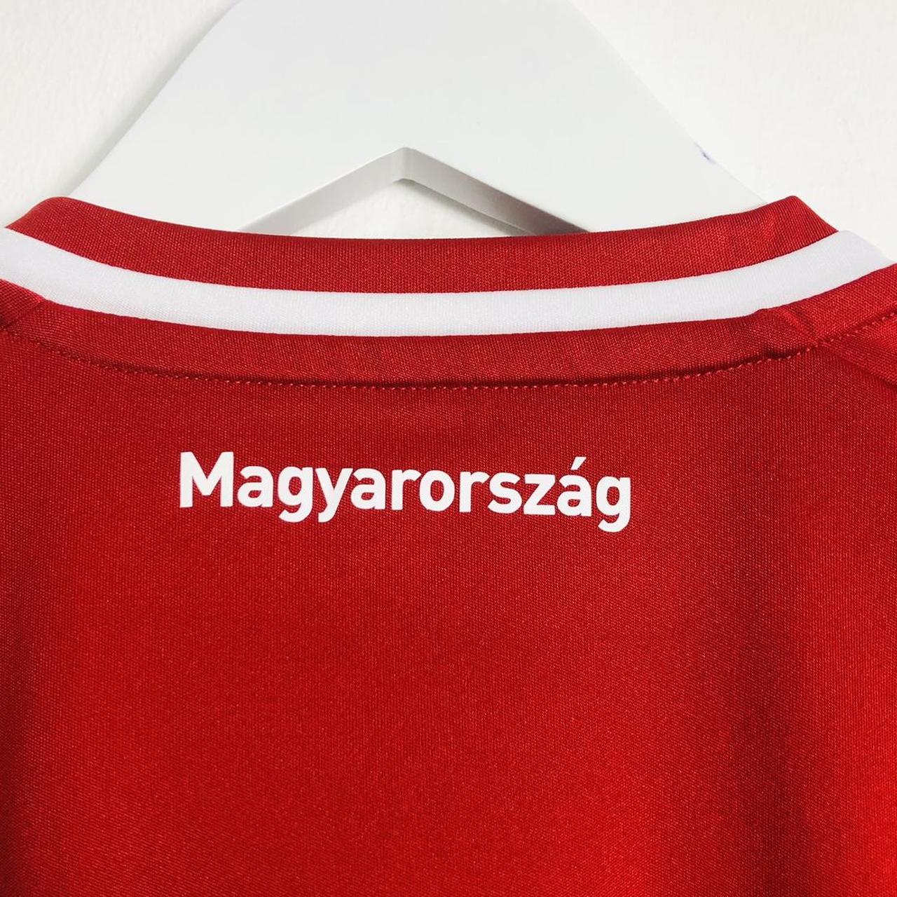 Hungary 2016/2017 Red Home Football Shirt (M)