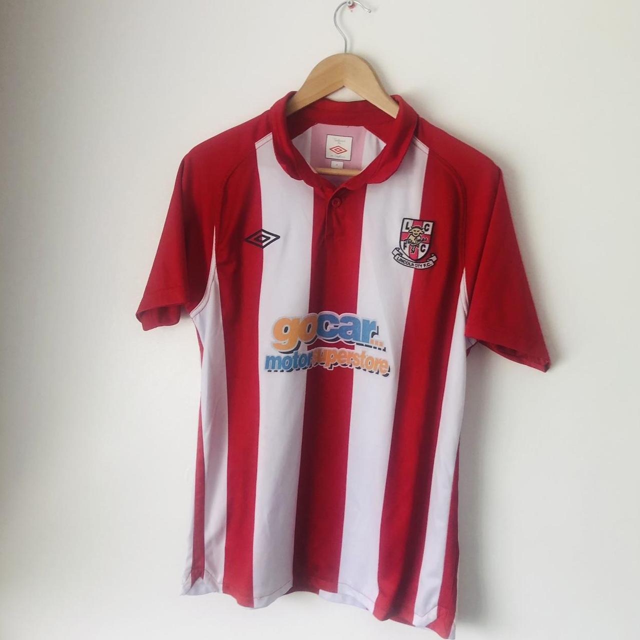 Lincoln City 2010/2011 Red 7 White Home Football Shirt (M)