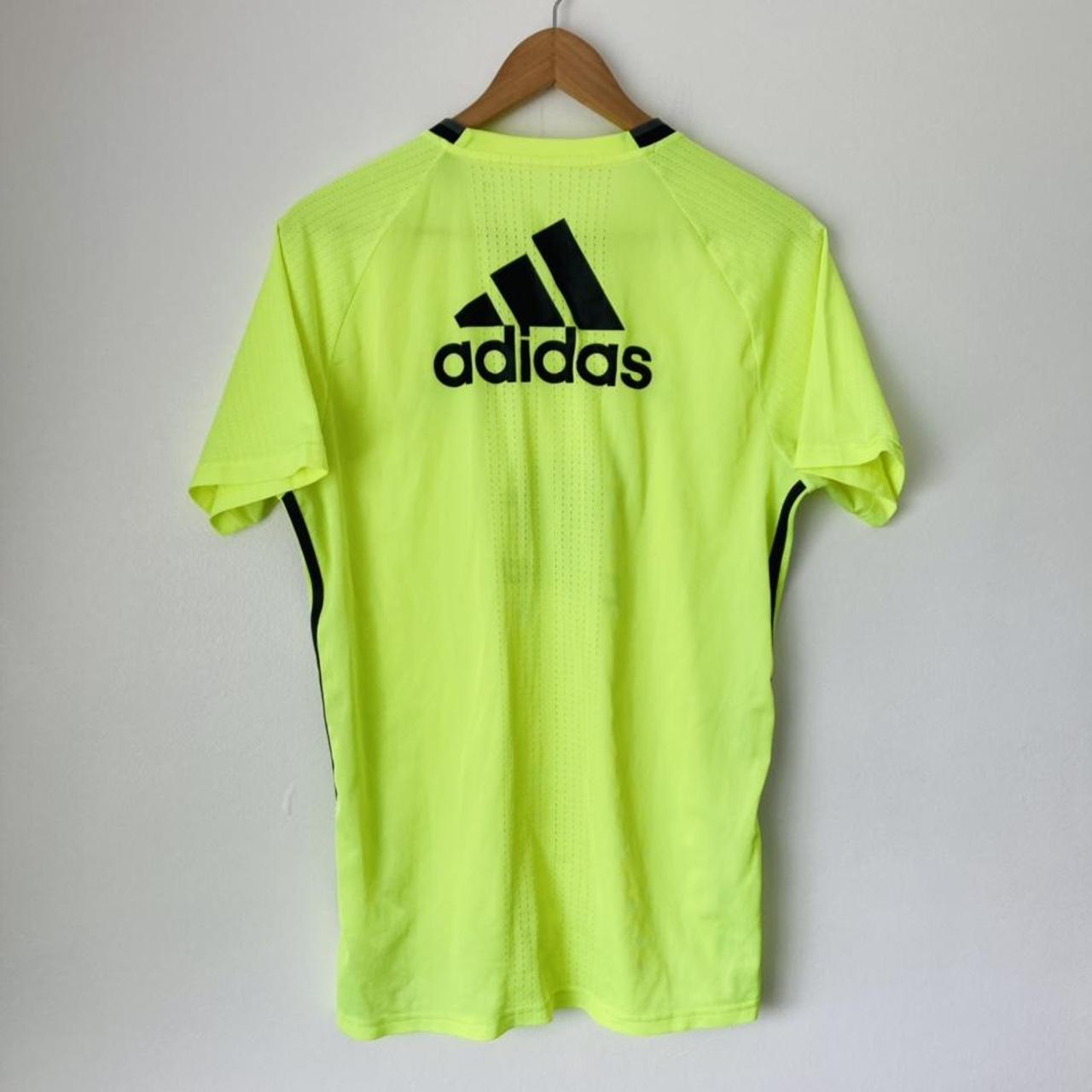 Chelsea 2016/2017 Neon Training Football Shirt (M)
