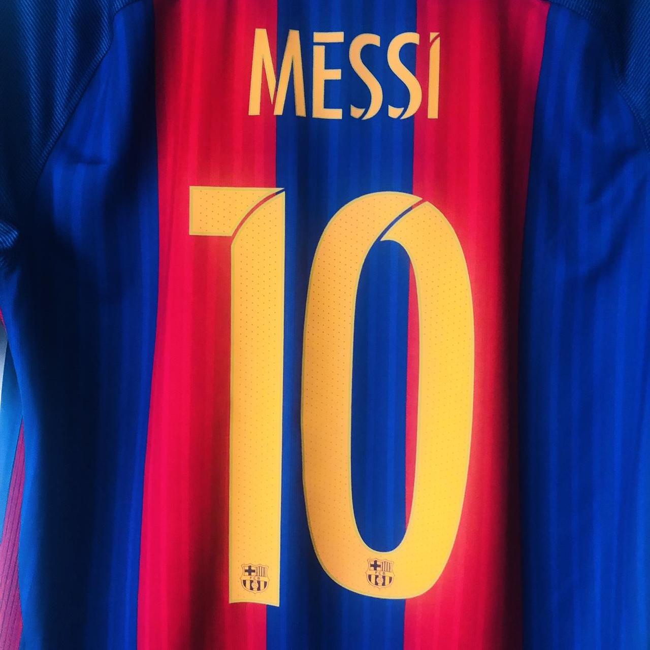 Barcelona 2016/2017 Red & Blue Football Shirt (M)