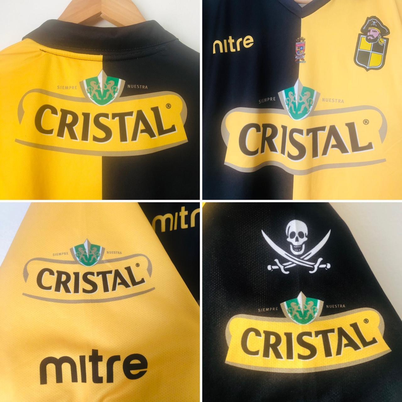Coquimbo Unido 2011/2012 Yellow & Black Home Football Shirt (XL)