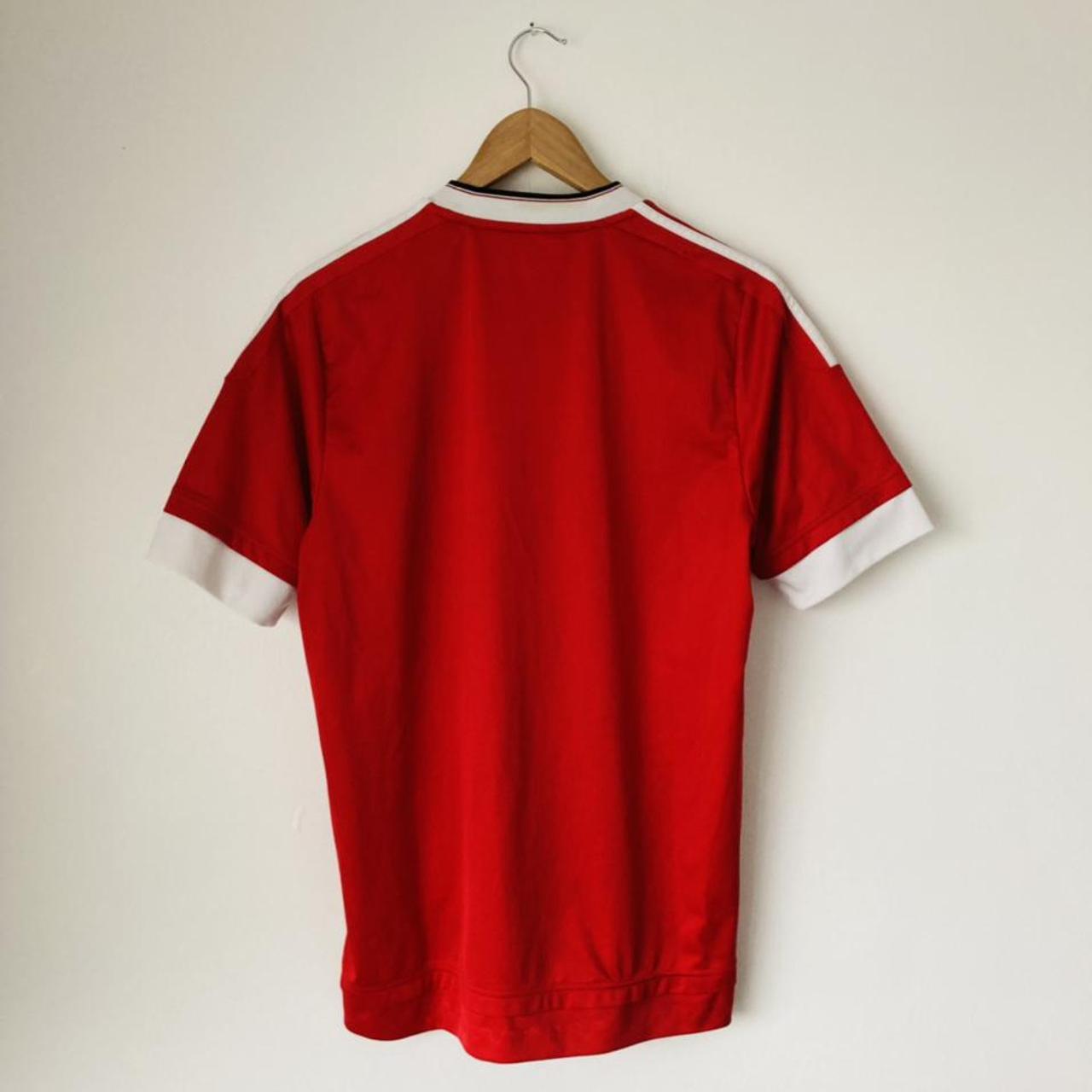 Manchester United 2015/2016 Red Home Football Shirt (M)
