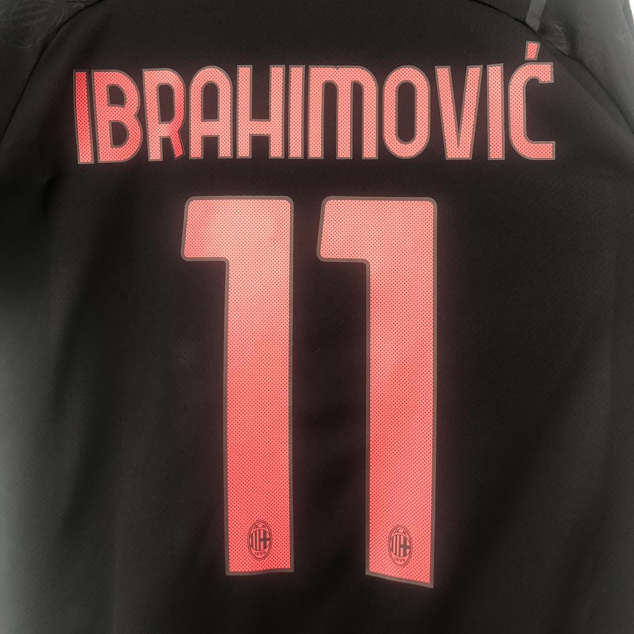AC Milan 2021/2022 Black Third Football Shirt (M)