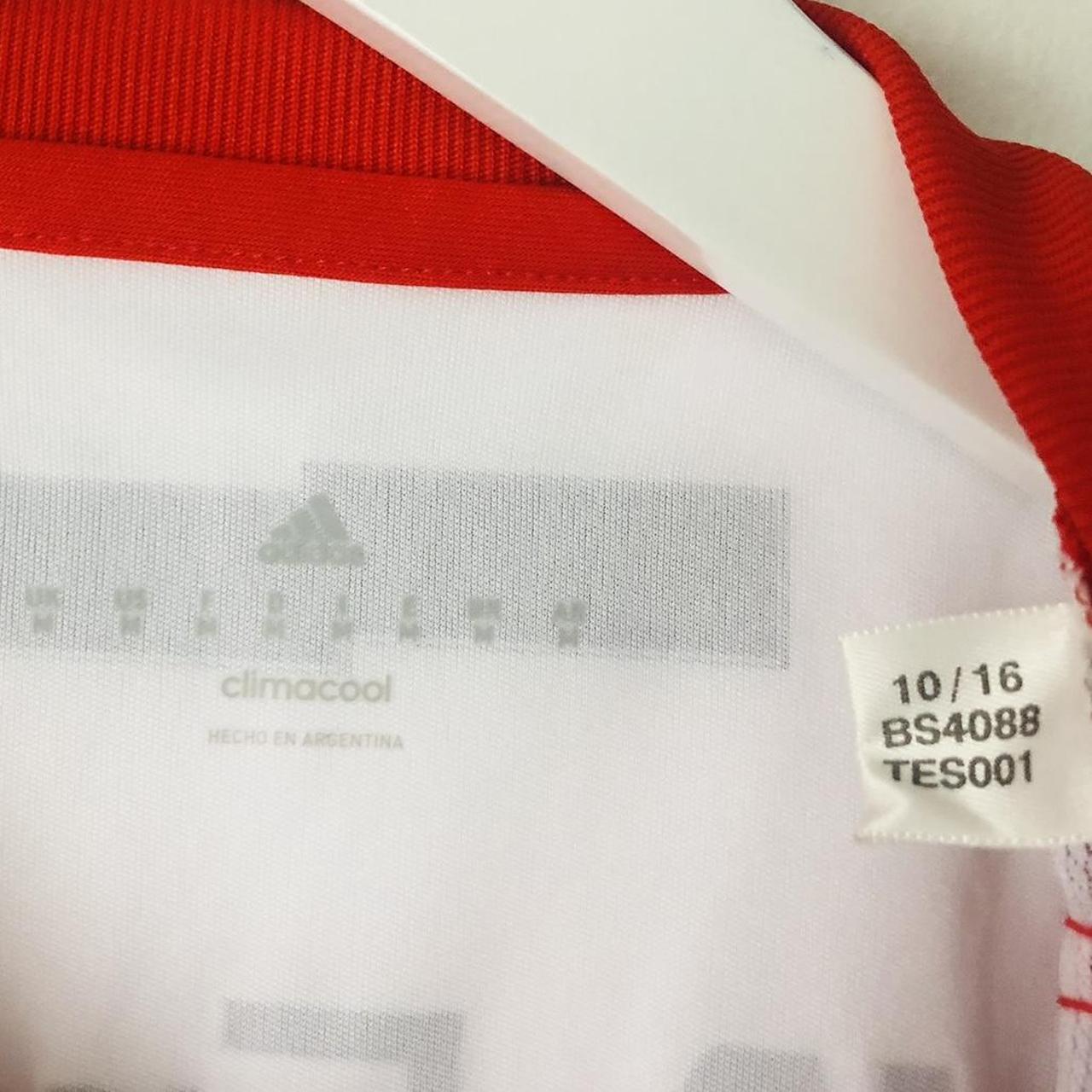 River Plate 2016/2017 Red & White Home Football Shirt (M)