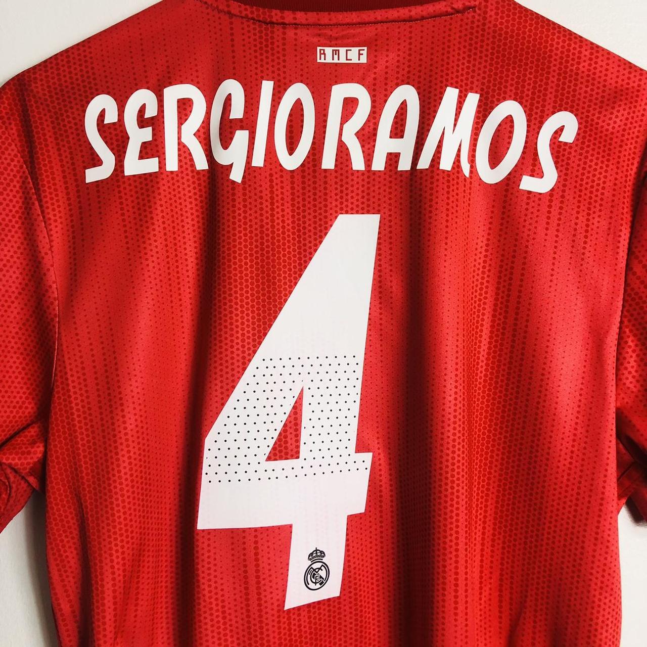 Real Madrid 2018/2019 Red Third Football Shirt (M)