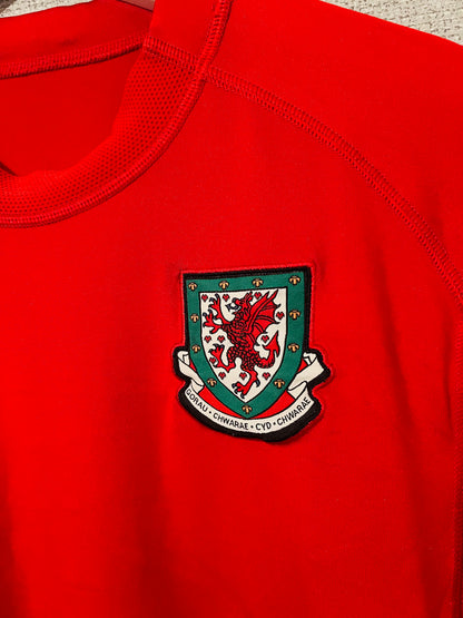 Wales home football shirt 2004/06 Large