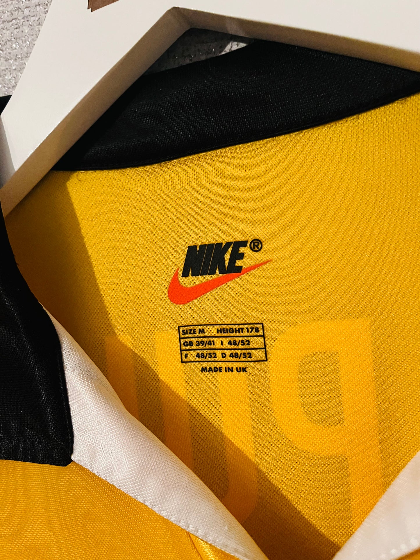 Borussia Dortmund home football shirt 1998/2000 Chapuisat Medium