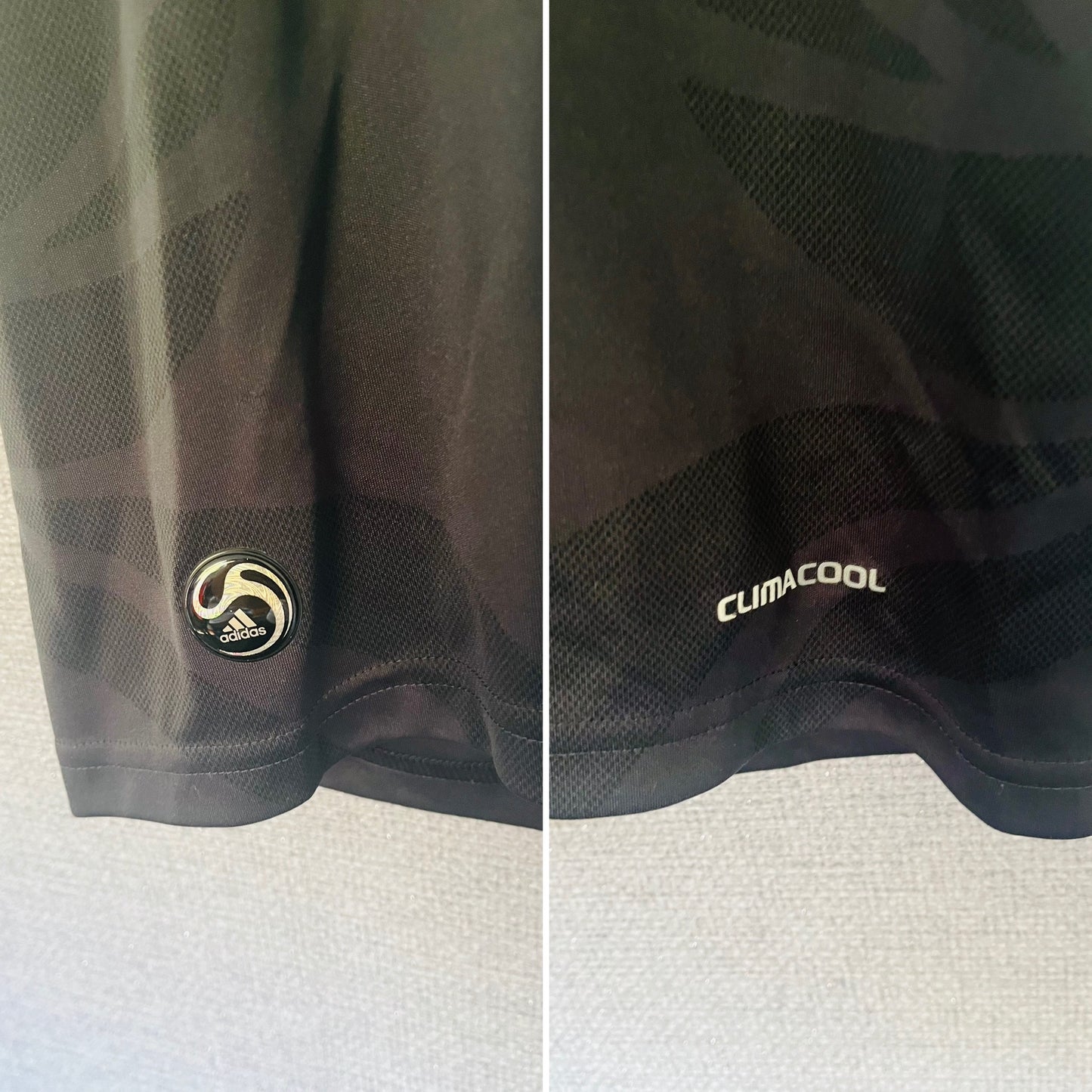 Liverpool away football shirt
2009/10 Torres Medium