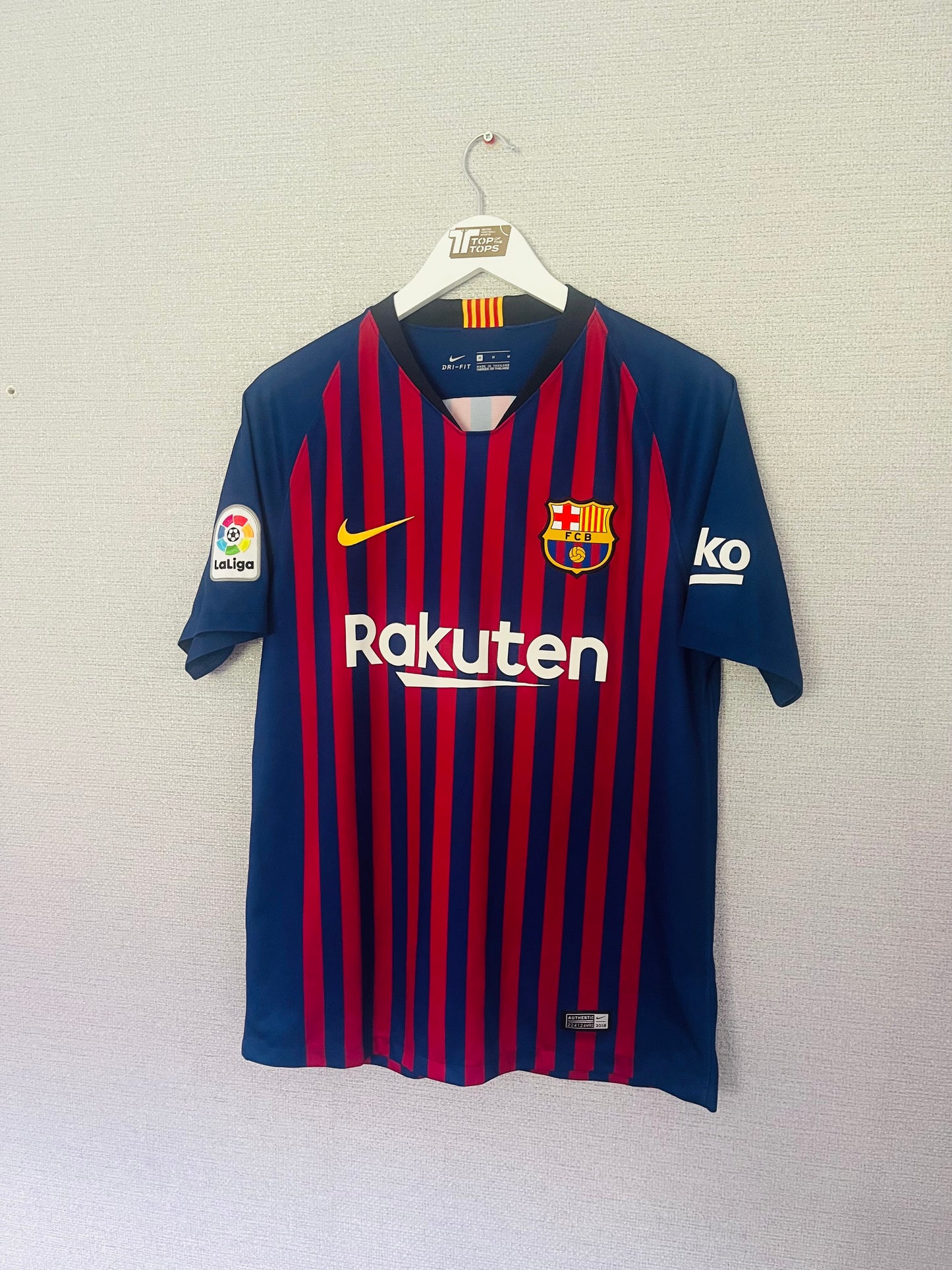 Barcelona home football shirt
2018/19 Messi Medium