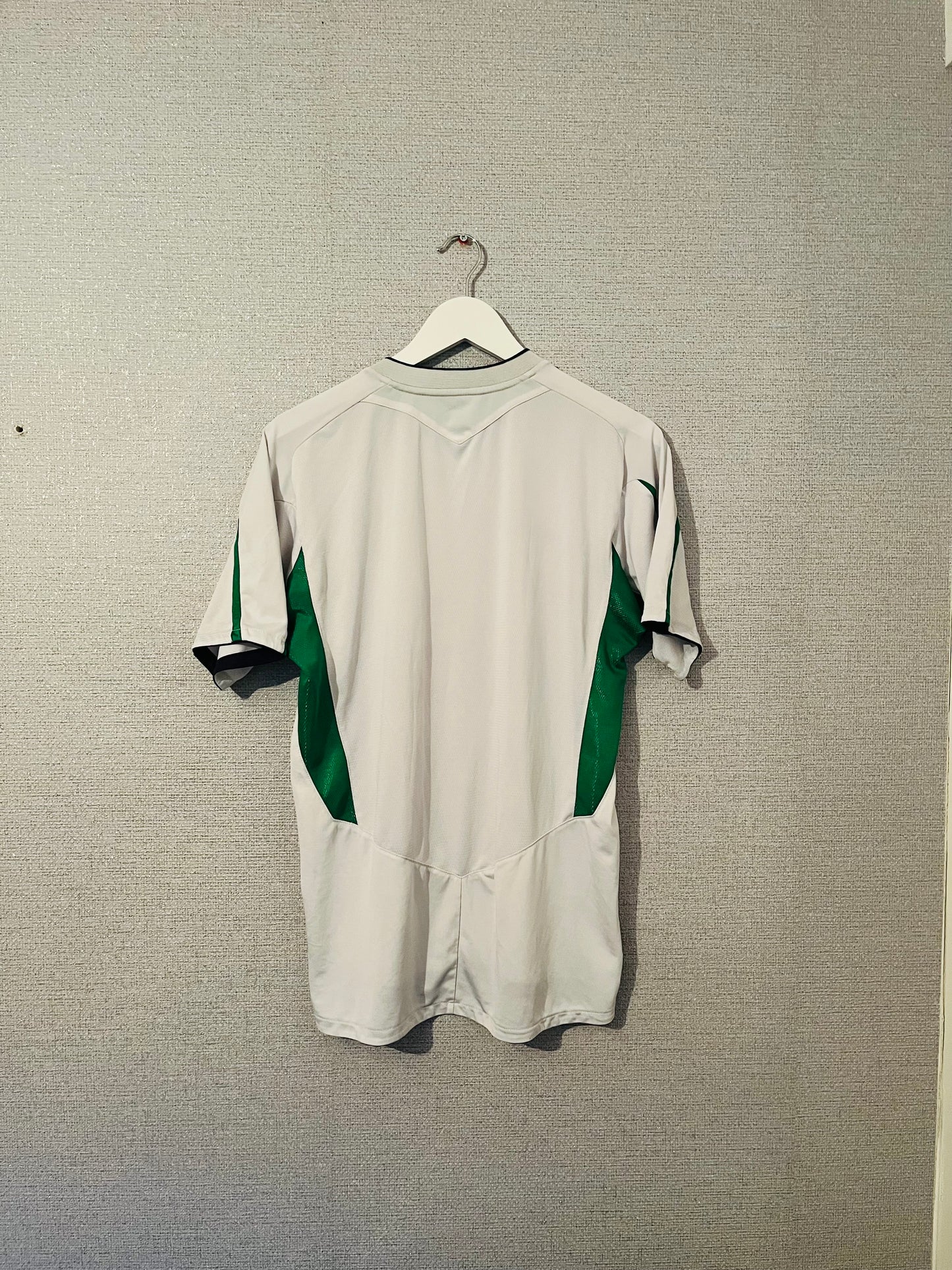 Northern Ireland away football shirt 2004/05 Medium