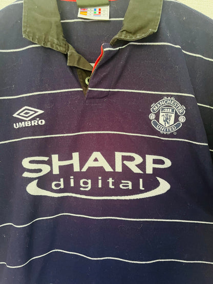 Manchester United away football shirt 1999/2000 Stam Medium